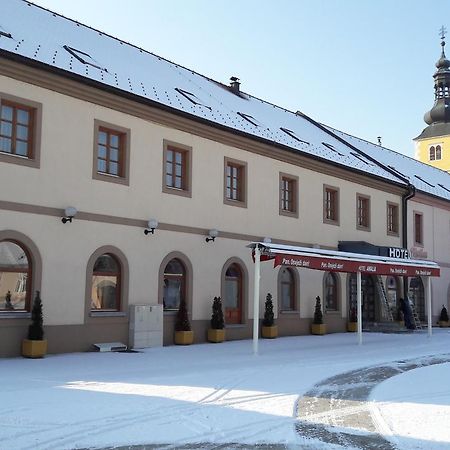 Hotel Amalia Ludbreg Esterno foto